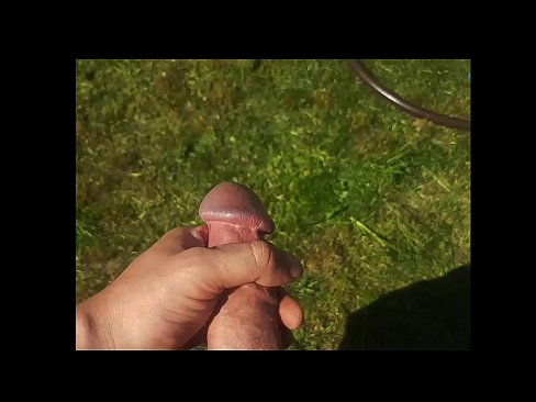 ❤️ Heta heta tjejen får sin rosa fitta knullad och kommer med en spruta i en sommarträdgård Sex at sv.hentaisaturn.ru ❌️
